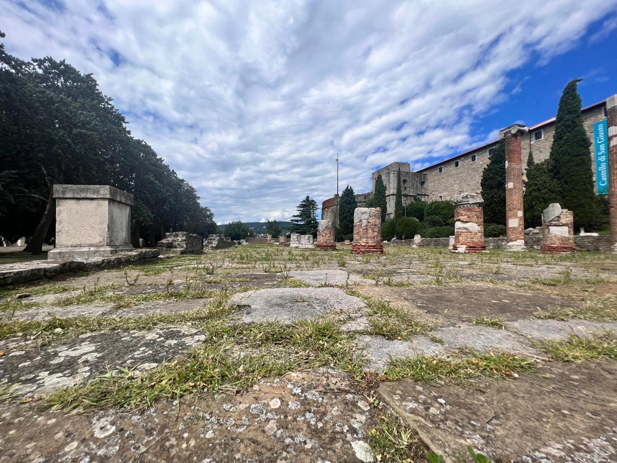 Appartamento Al Castello Terst Exteriér fotografie